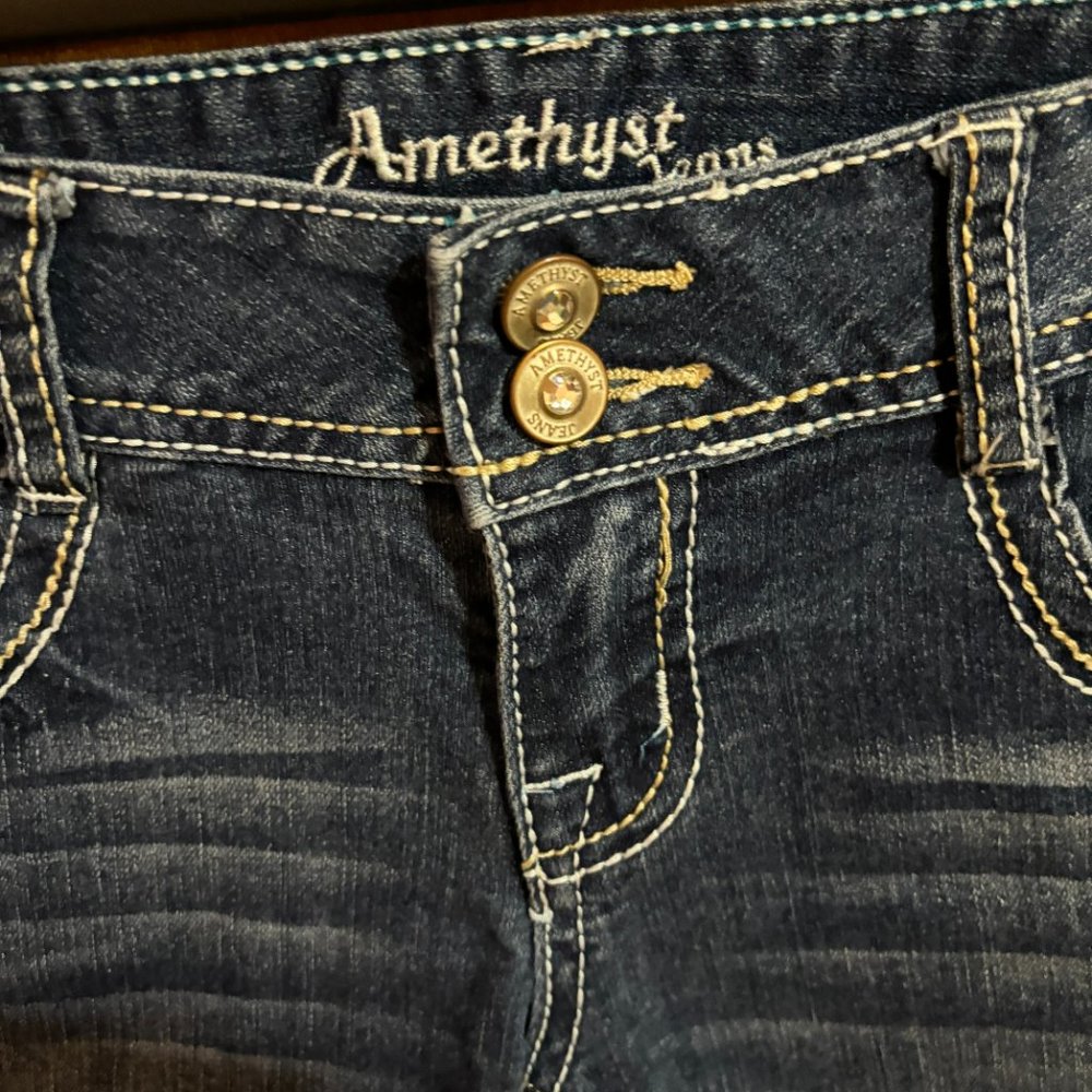 Amethyst Women's Jean Shorts Size: 0 Raw Hem - Picture 5 of 11